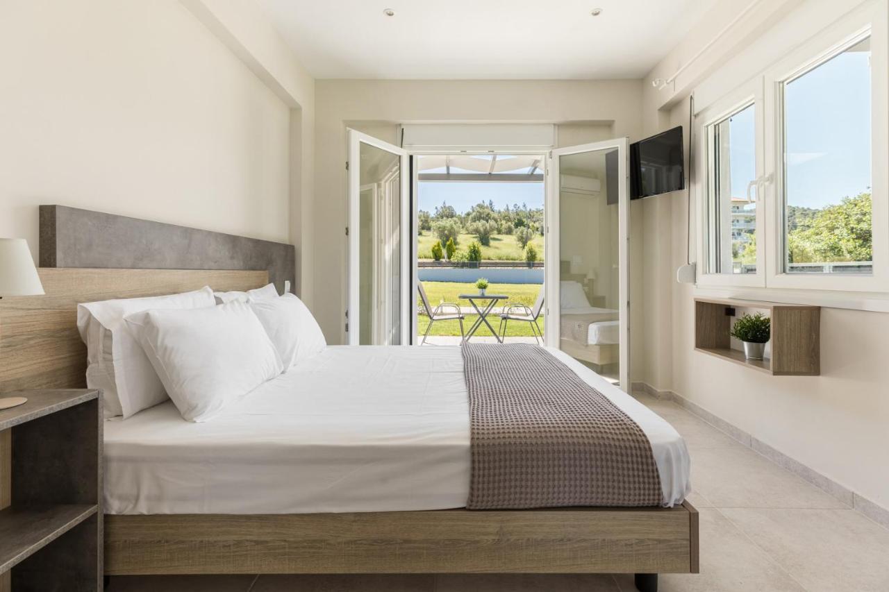 V Luxury Apartments Posidi Exterior photo