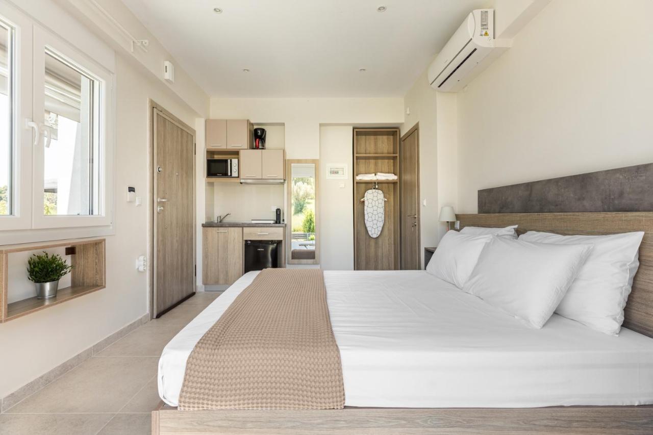 V Luxury Apartments Posidi Exterior photo